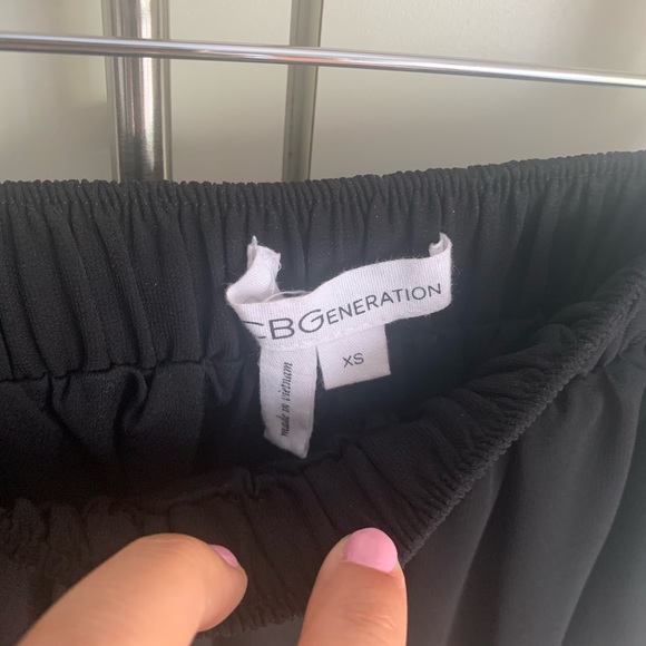 BCBG SKIRT - Picture 2 of 2